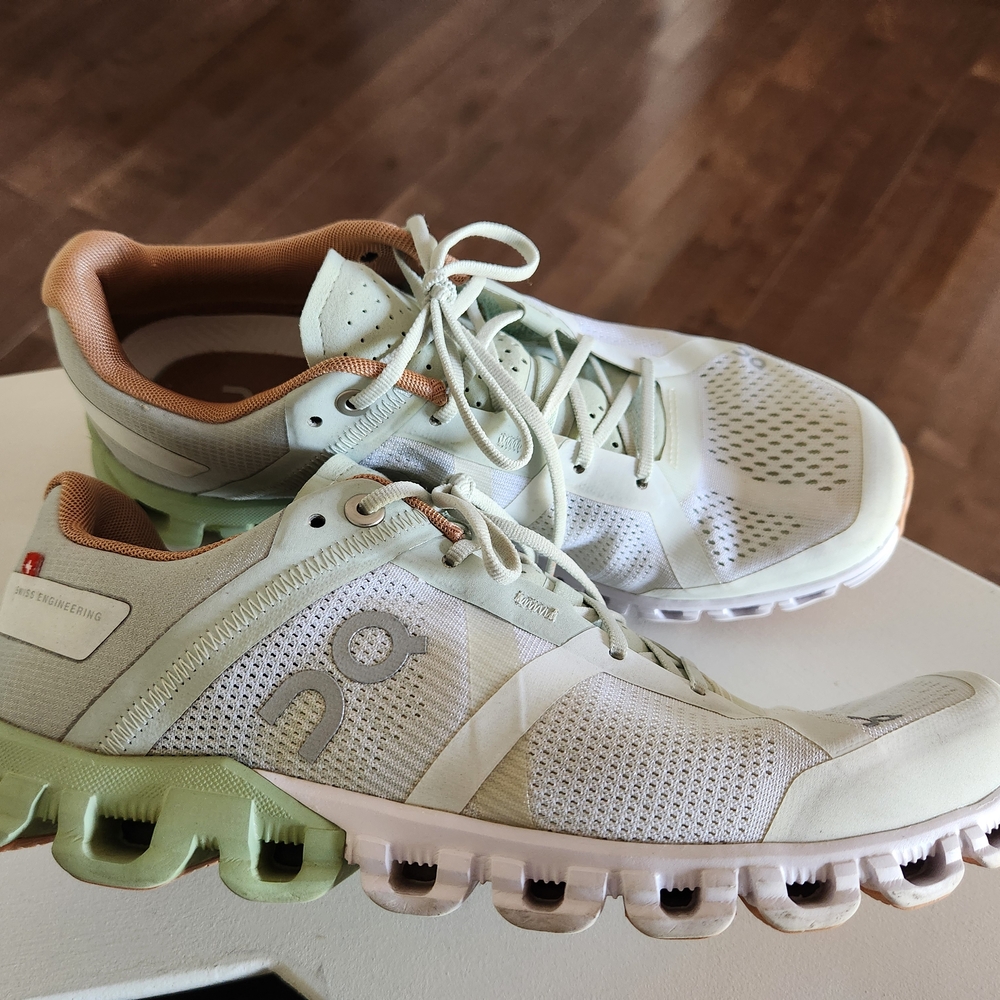 On Running Cloud Shoes in Light Green and Brown